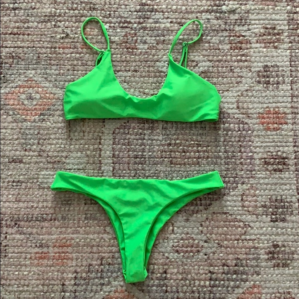 Neon Green Bikini 💚